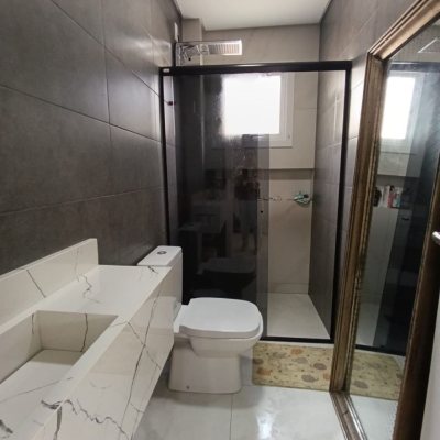 Casa em Condomínio com 200m², 4 quartos, 3 suítes, 4 garagens, no bairro Cachoeira Do Bom Jesus em Florianópolis