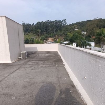 Casa em Condomínio com 200m², 4 quartos, 3 suítes, 4 garagens, no bairro Cachoeira Do Bom Jesus em Florianópolis