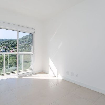 Apartamentos com 65m², 2 quartos, 1 suíte, 2 garagens, no bairro Itacorubi em Florianópolis