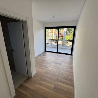 Casa em Condomínio com 242m², 3 quartos, 3 suítes, 2 garagens, no bairro Cacupé em Florianópolis