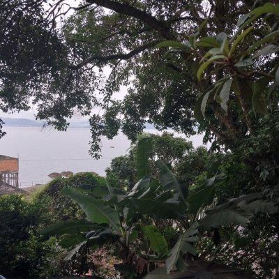 Casa Residencial com 357m², no bairro Sambaqui em Florianópolis