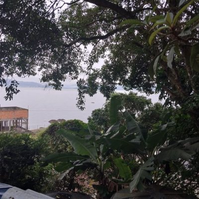 Casa Residencial com 357m², no bairro Sambaqui em Florianópolis