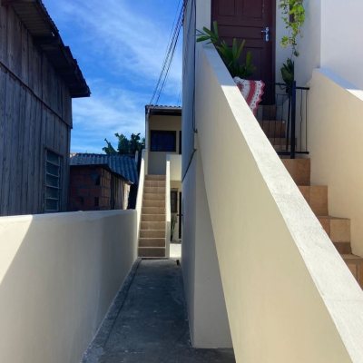 Pousada com 266m², 8 quartos, 1 garagem, no bairro Tapera da Base em Florianópolis