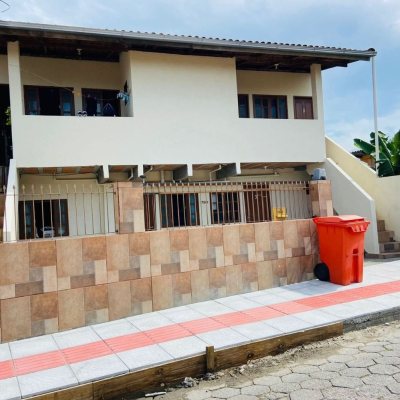 Pousada com 266m², 8 quartos, 1 garagem, no bairro Tapera da Base em Florianópolis