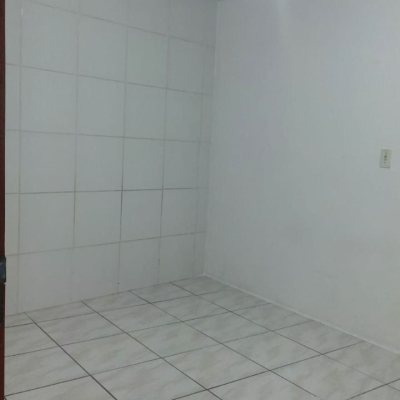 Pousada com 266m², 8 quartos, 1 garagem, no bairro Tapera da Base em Florianópolis