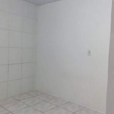 Pousada com 266m², 8 quartos, 1 garagem, no bairro Tapera da Base em Florianópolis