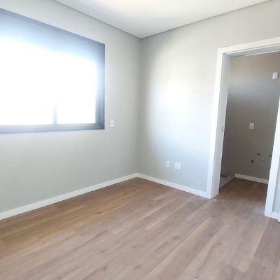 Casa Residencial com 122m², 3 quartos, 3 suítes, 2 garagens, no bairro Campeche em Florianópolis