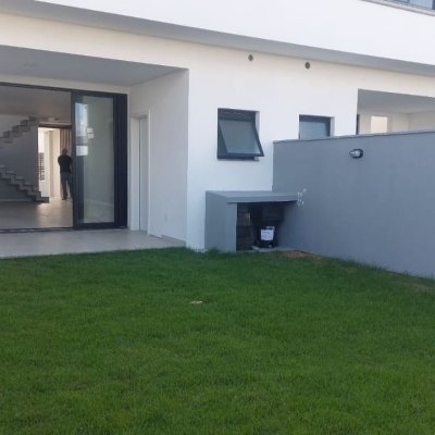 Casa Residencial com 122m², 3 quartos, 3 suítes, 2 garagens, no bairro Campeche em Florianópolis