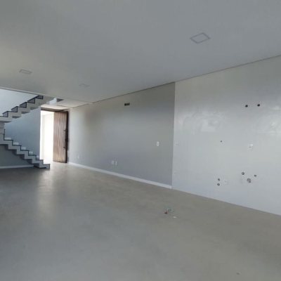 Casa Residencial com 122m², 3 quartos, 3 suítes, 2 garagens, no bairro Campeche em Florianópolis