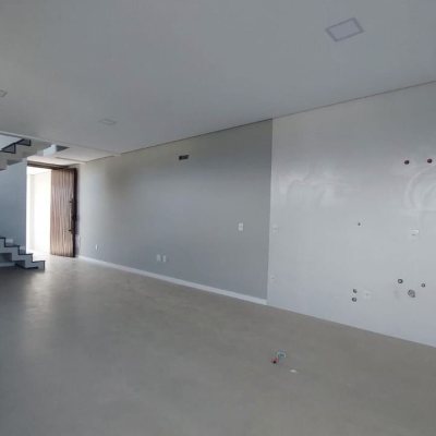 Casa Residencial com 122m², 3 quartos, 3 suítes, 2 garagens, no bairro Campeche em Florianópolis