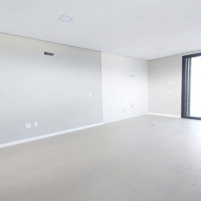 Casa Residencial com 122m², 3 quartos, 3 suítes, 2 garagens, no bairro Campeche em Florianópolis