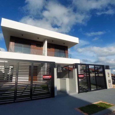 Casa Residencial com 122m², 3 quartos, 3 suítes, 2 garagens, no bairro Campeche em Florianópolis