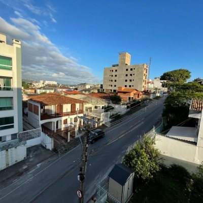 Apartamentos com 57m², 2 quartos, 1 garagem, no bairro Coqueiros em Florianópolis