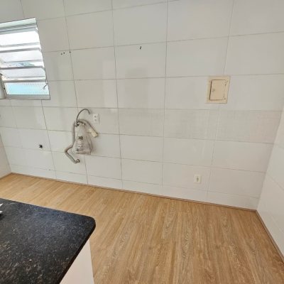 Apartamentos com 57m², 2 quartos, 1 garagem, no bairro Coqueiros em Florianópolis