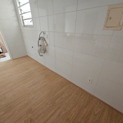 Apartamentos com 57m², 2 quartos, 1 garagem, no bairro Coqueiros em Florianópolis