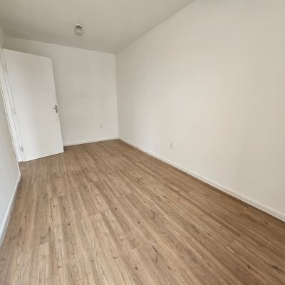 Apartamentos com 57m², 2 quartos, 1 garagem, no bairro Coqueiros em Florianópolis