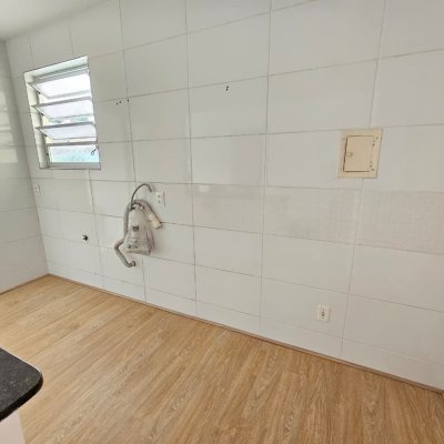 Apartamentos com 57m², 2 quartos, 1 garagem, no bairro Coqueiros em Florianópolis