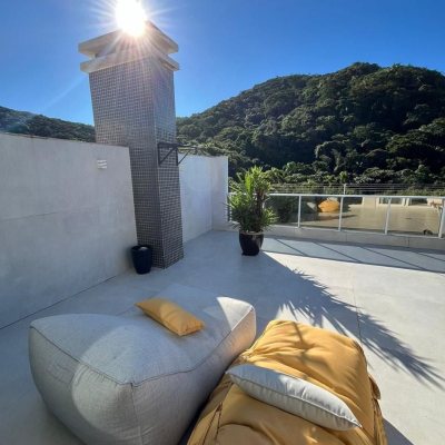 Cobertura com 257m², 3 quartos, 3 suítes, 2 garagens, no bairro Ingleses em Florianópolis