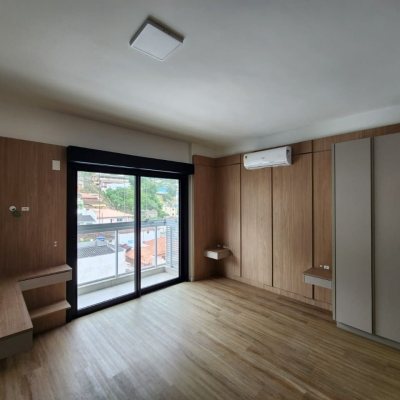 Studio Residencial com 39m², 1 quarto, 1 garagem, no bairro Centro em Florianópolis