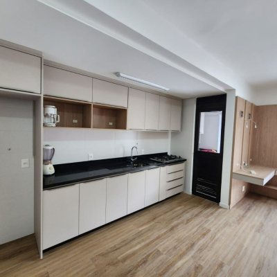 Studio Residencial com 39m², 1 quarto, 1 garagem, no bairro Centro em Florianópolis