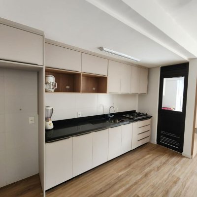 Studio Residencial com 39m², 1 quarto, 1 garagem, no bairro Centro em Florianópolis