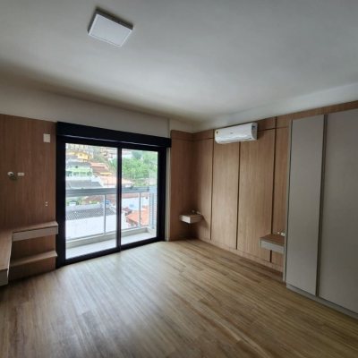 Studio Residencial com 39m², 1 quarto, 1 garagem, no bairro Centro em Florianópolis