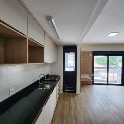 Studio Residencial com 39m², 1 quarto, 1 garagem, no bairro Centro em Florianópolis
