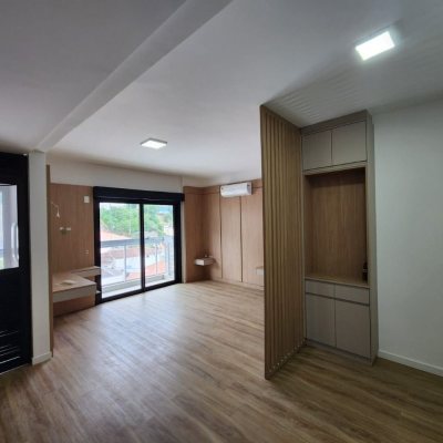 Studio Residencial com 39m², 1 quarto, 1 garagem, no bairro Centro em Florianópolis