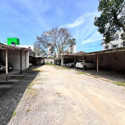 Terreno Comercial/Residencial com 1169m², no bairro Canto em Florianópolis