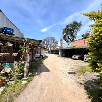 Terreno Comercial/Residencial com 1169m², no bairro Canto em Florianópolis