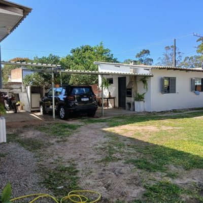 Casa Residencial/Comercial com 60m², 6 garagens, no bairro Rio Vermelho em Florianópolis