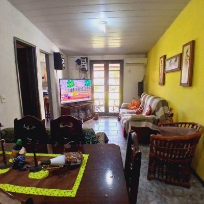 Casa Residencial/Comercial com 60m², 6 garagens, no bairro Rio Vermelho em Florianópolis