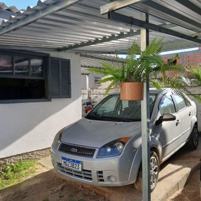 Casa Residencial/Comercial com 60m², 6 garagens, no bairro Rio Vermelho em Florianópolis