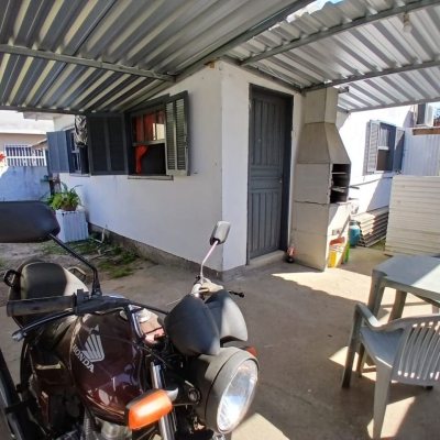 Casa Residencial/Comercial com 60m², 6 garagens, no bairro Rio Vermelho em Florianópolis