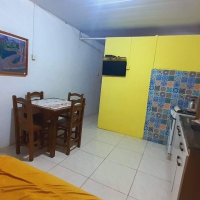 Casa Residencial/Comercial com 60m², 6 garagens, no bairro Rio Vermelho em Florianópolis