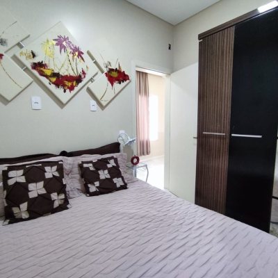 Casa Residencial com 327m², 5 quartos, 3 suítes, 4 garagens, no bairro Ingleses do Rio Vermelho em Florianópolis