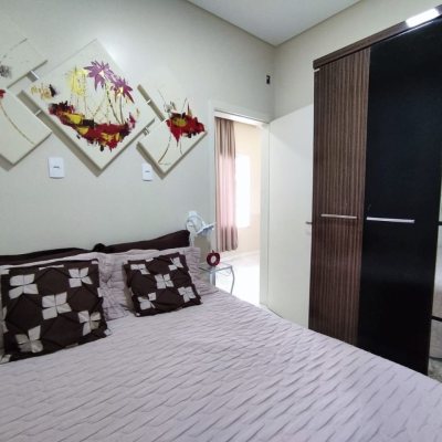 Casa Residencial com 327m², 5 quartos, 3 suítes, 4 garagens, no bairro Ingleses do Rio Vermelho em Florianópolis