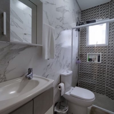 Casa Residencial com 327m², 5 quartos, 3 suítes, 4 garagens, no bairro Ingleses do Rio Vermelho em Florianópolis