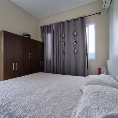 Casa Residencial com 327m², 5 quartos, 3 suítes, 4 garagens, no bairro Ingleses do Rio Vermelho em Florianópolis