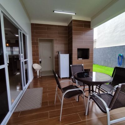 Casa Residencial com 327m², 5 quartos, 3 suítes, 4 garagens, no bairro Ingleses do Rio Vermelho em Florianópolis