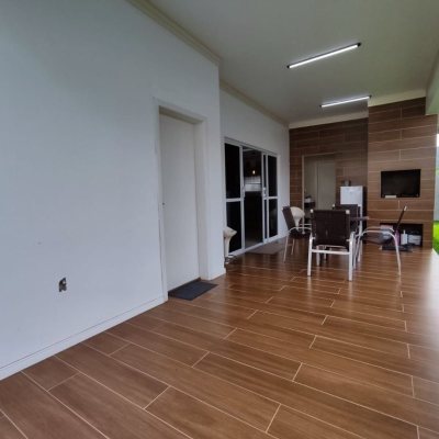 Casa Residencial com 327m², 5 quartos, 3 suítes, 4 garagens, no bairro Ingleses do Rio Vermelho em Florianópolis