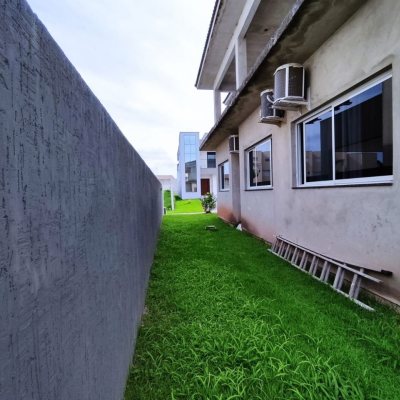 Casa Residencial com 327m², 5 quartos, 3 suítes, 4 garagens, no bairro Ingleses do Rio Vermelho em Florianópolis