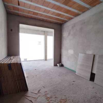 Casa Residencial com 327m², 5 quartos, 3 suítes, 4 garagens, no bairro Ingleses do Rio Vermelho em Florianópolis