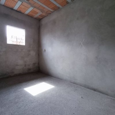 Casa Residencial com 327m², 5 quartos, 3 suítes, 4 garagens, no bairro Ingleses do Rio Vermelho em Florianópolis