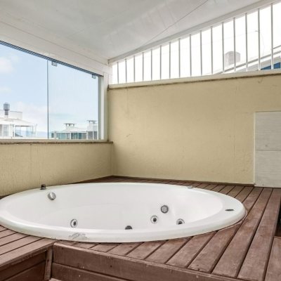 Cobertura com 76m², 2 quartos, 1 garagem, no bairro Jurerê Internacional em Florianópolis