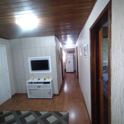 Casa Residencial com 50m², 2 quartos, 2 garagens, no bairro Forquilhinhas em São José