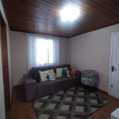 Casa Residencial com 50m², 2 quartos, 2 garagens, no bairro Forquilhinhas em São José