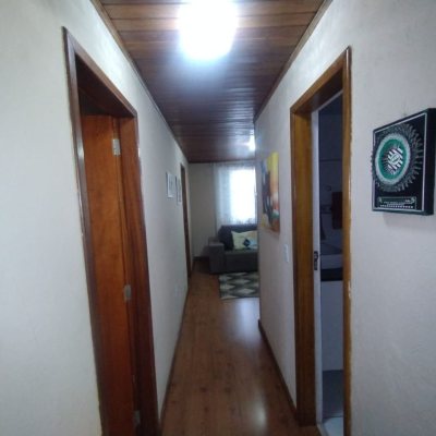 Casa Residencial com 50m², 2 quartos, 2 garagens, no bairro Forquilhinhas em São José