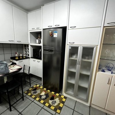 Apartamentos com 140m², 3 quartos, 2 suítes, 2 garagens, no bairro Centro em Florianópolis