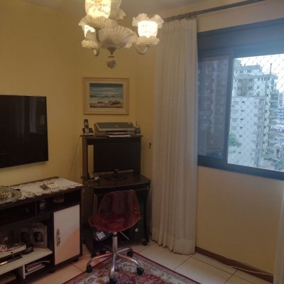 Apartamentos com 140m², 3 quartos, 2 suítes, 2 garagens, no bairro Centro em Florianópolis